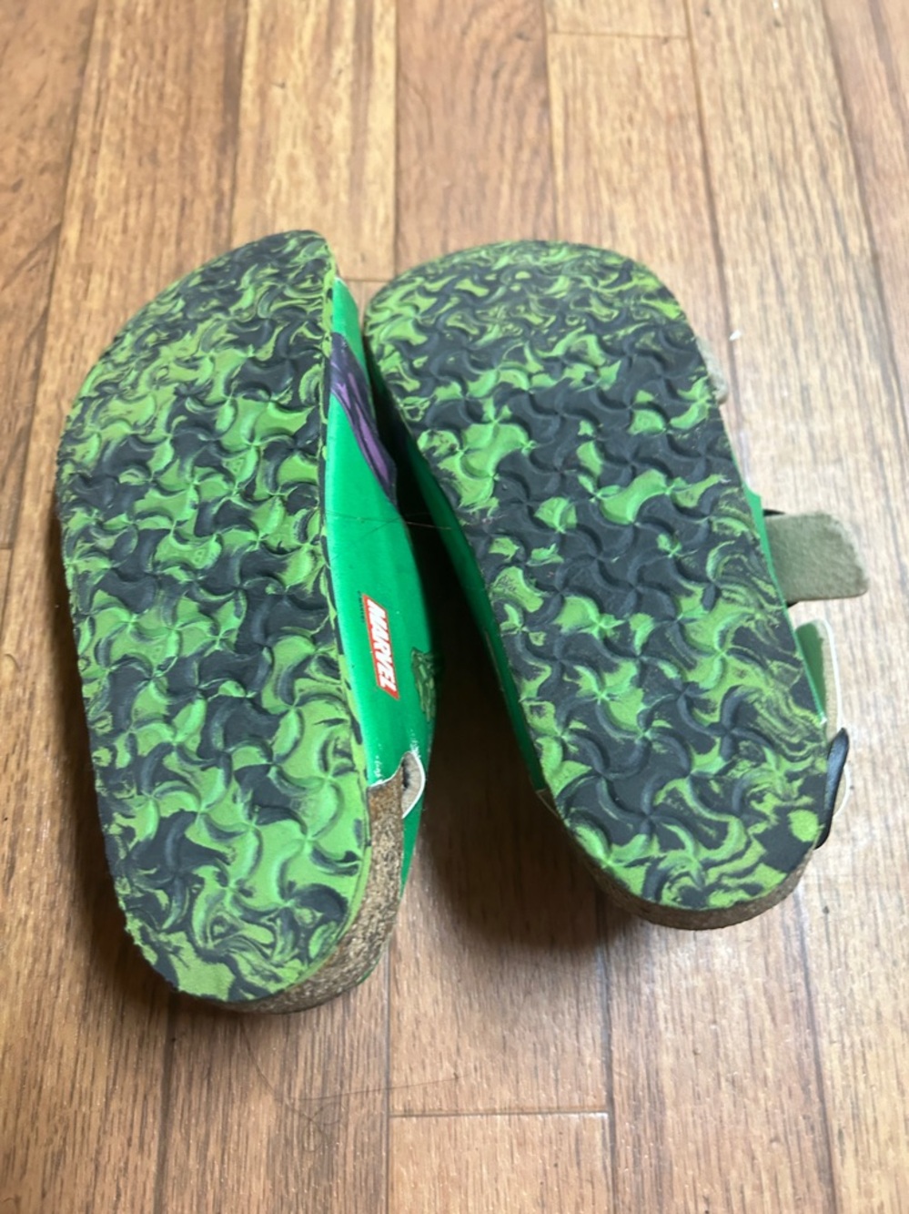 Birkenstock Kids Green Hulk Character Buckle Sandals - Picture 3 of 4
